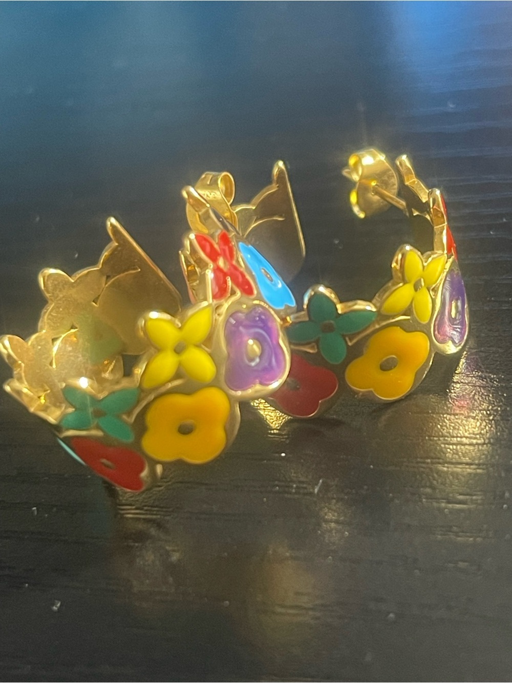 “L” Inspo Post Back Earrings
